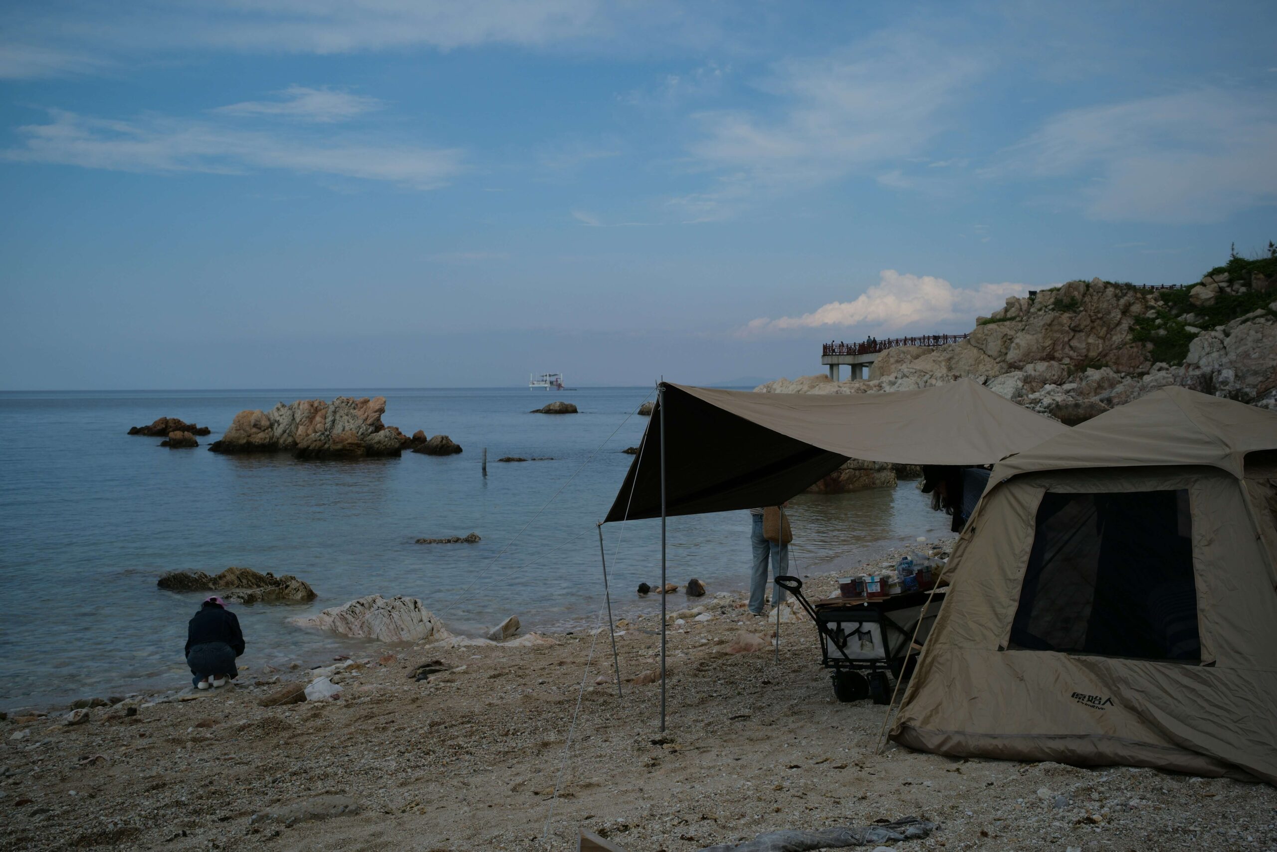 What Are the UK’s Leave No Trace Rules for Beach Camping?